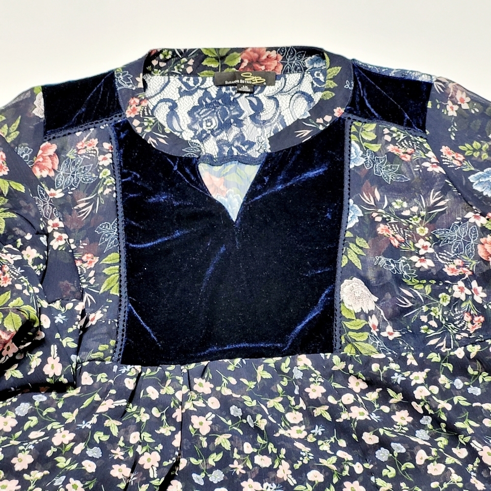 Suzanne Betro Floral Velvet Lace Ruffles Bell Sleeves Flowy Pop Over Blouse (1X) - Picture 11 of 13